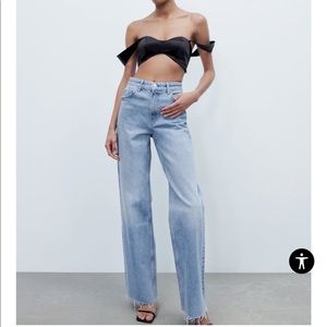 Brand new Zara WIDE LEG JEANS
LIGHT BLUE. Never worn just tried on. No tags